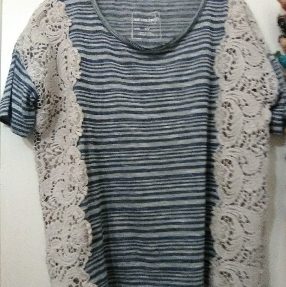 SOLDWe the free top